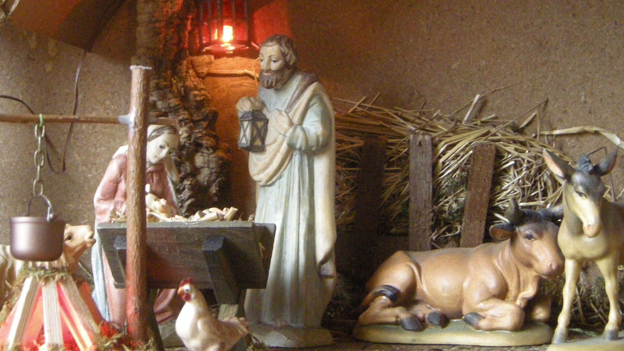 WeihnachtsKrippe-und-HolzFiguren--DSCN1033
