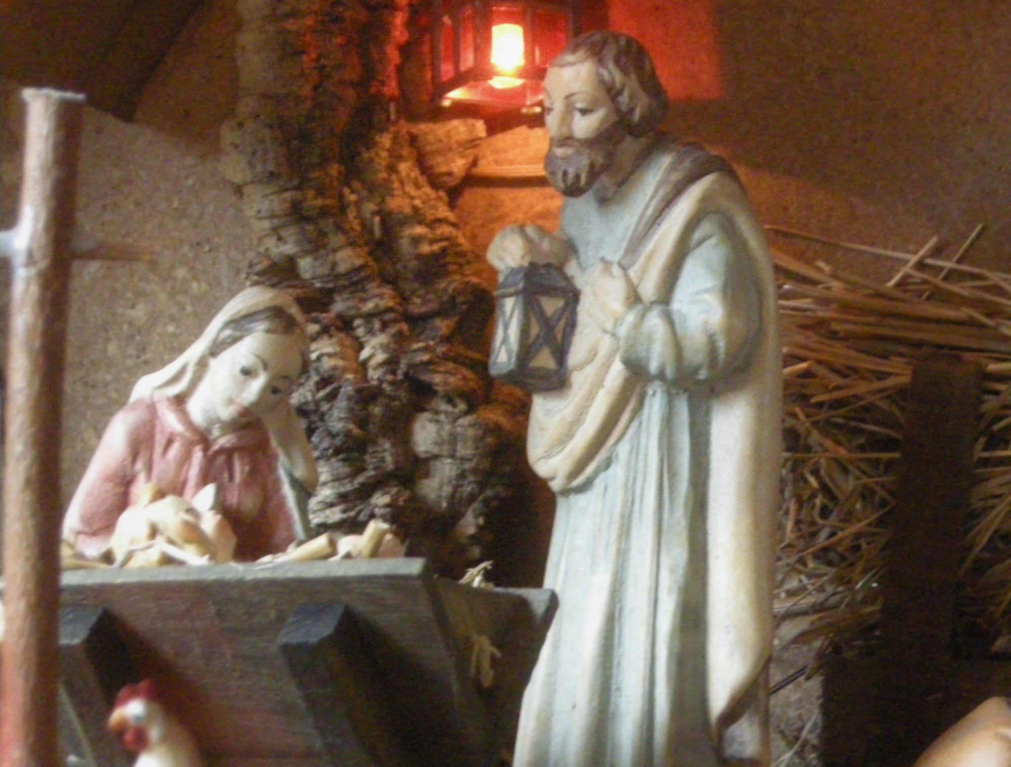 WeihnachtsKrippe-und-HolzFiguren--DSCN1038