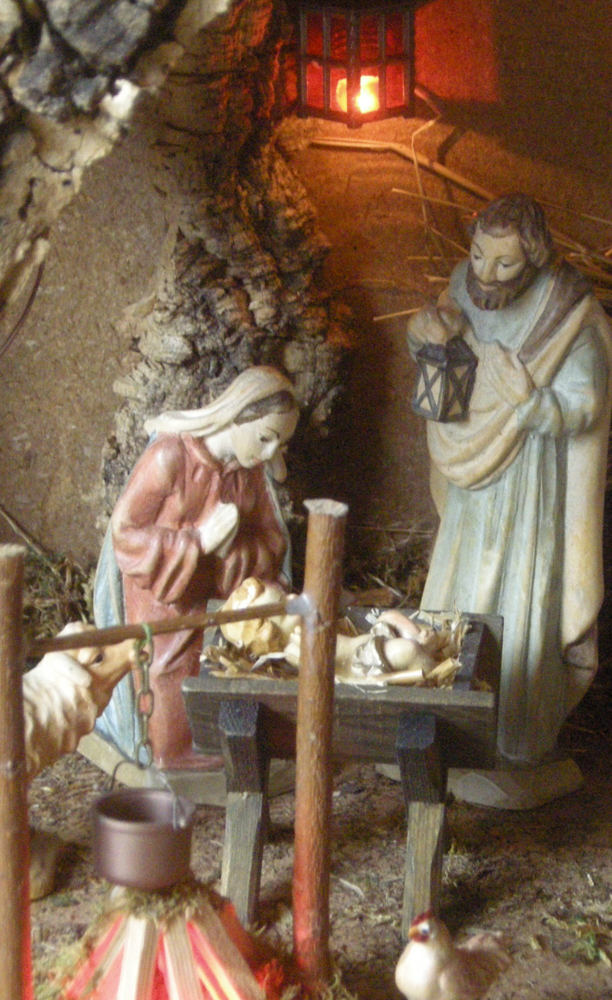 WeihnachtsKrippe-und-HolzFiguren--DSCN1039